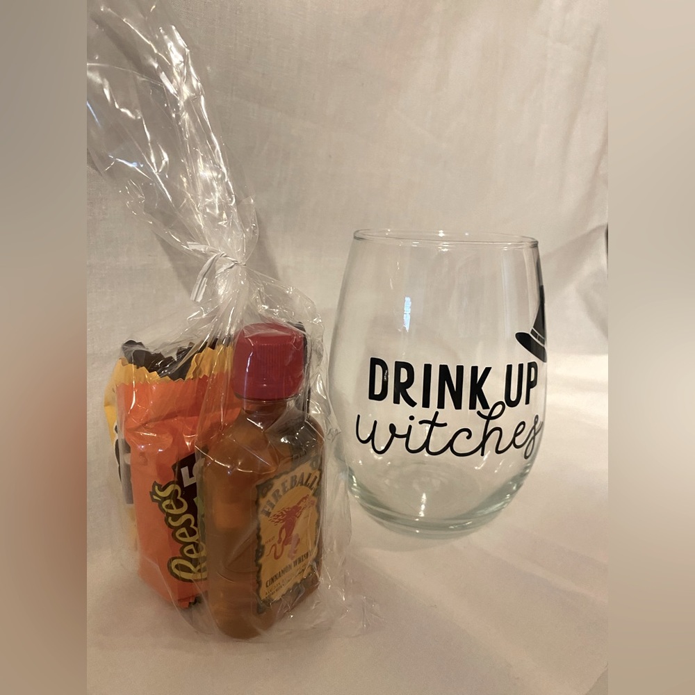 Halloween party favor for adults 👻 🎃 wine glass —set of 6